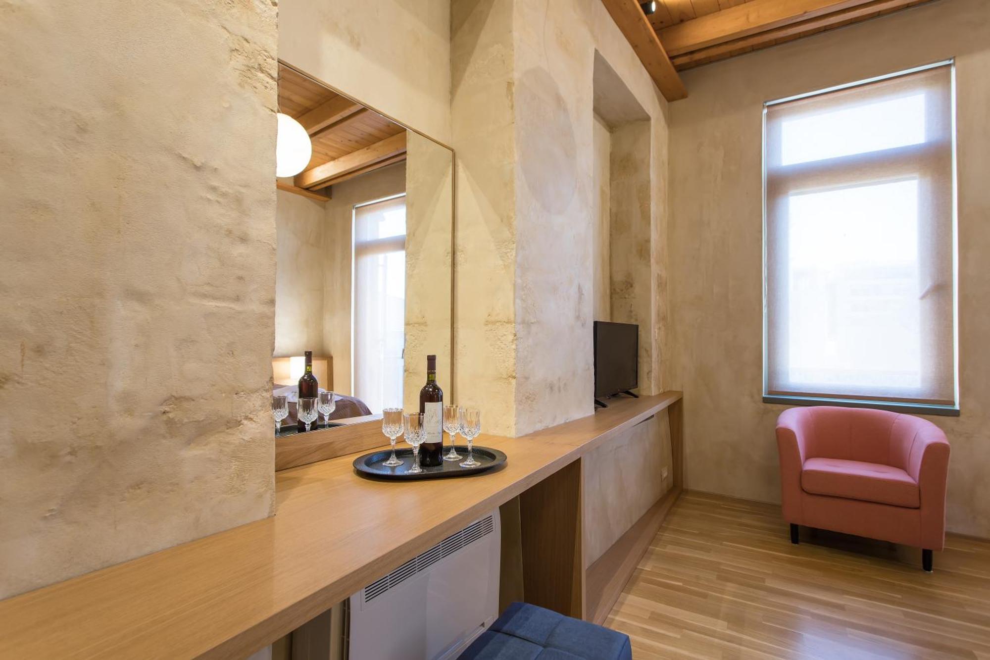 Polixeny'S Suites Chrissi Akti Chania Exterior foto