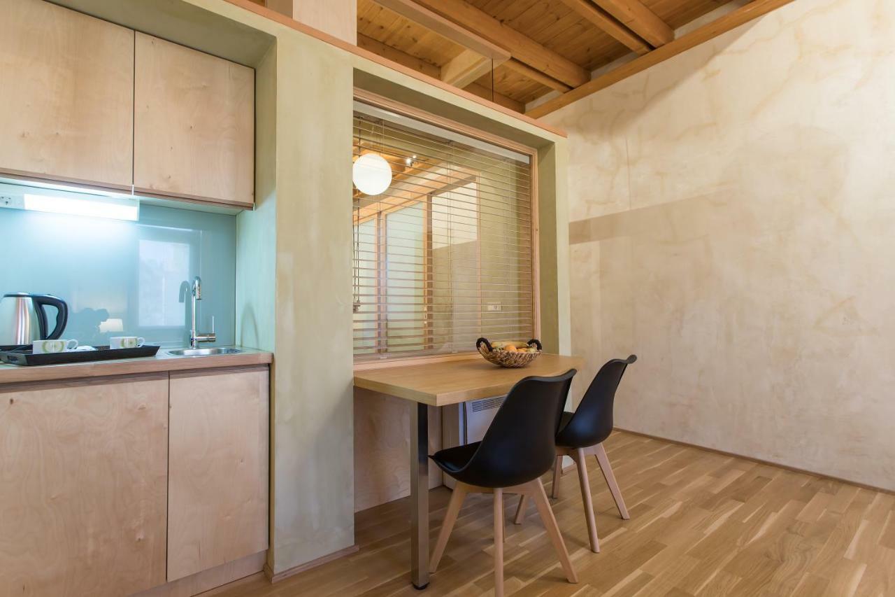 Polixeny'S Suites Chrissi Akti Chania Exterior foto