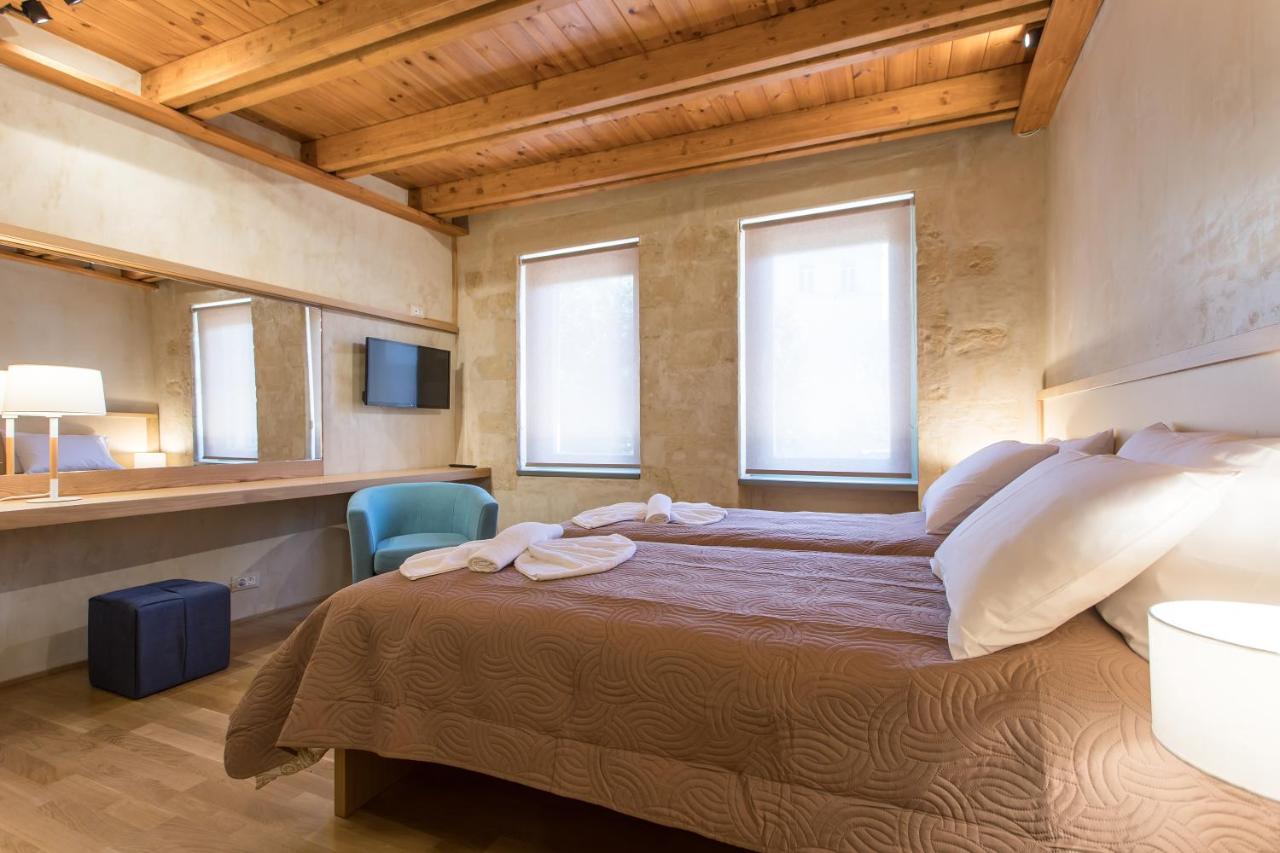 Polixeny'S Suites Chrissi Akti Chania Exterior foto